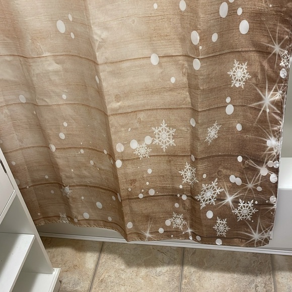 Christmas Farmhouse Shower Curtain/Snowflake Hooks & Bath Mat - Picture 3 of 7